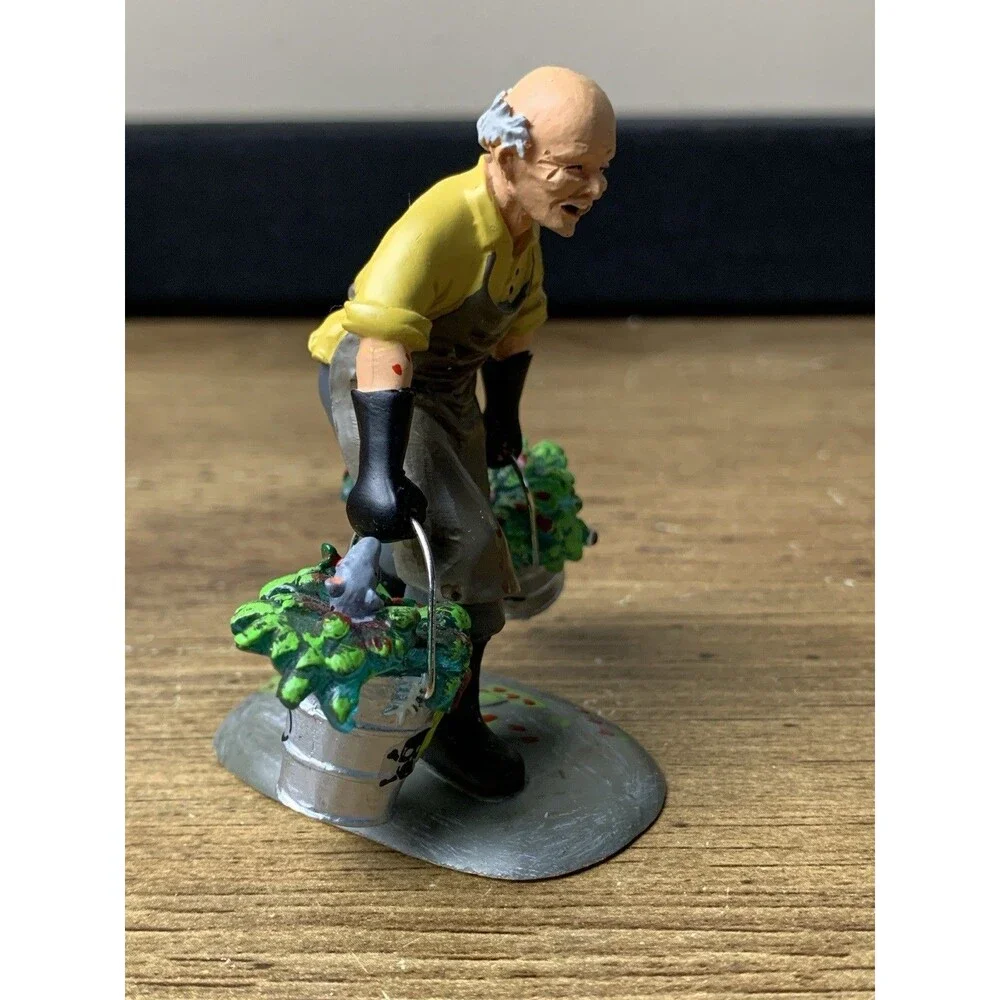 Dept. 56 Halloween “Time To Feed The Monsters” Figure #799982